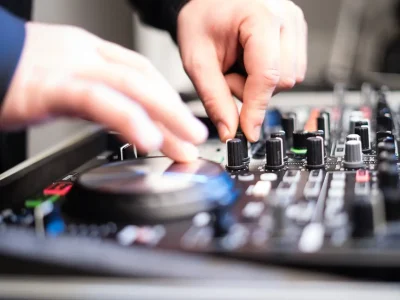 dj-2554562_1280 dj-2554562_1280